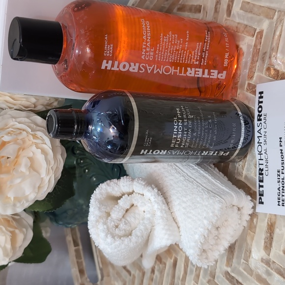 Peter Thomas Roth Retinol Fusion Pm Night Serum 6.7oz with Free Cleanser - Picture 10 of 10